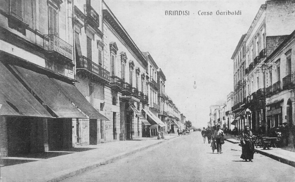 Brindisi. Coso Garibaldi nei primi del '900